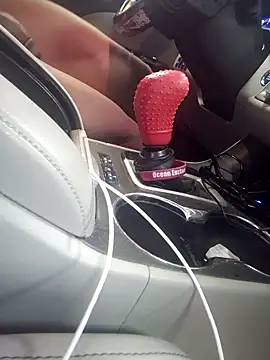 wonderfem101 online show from April 2026 08:52:02 AM