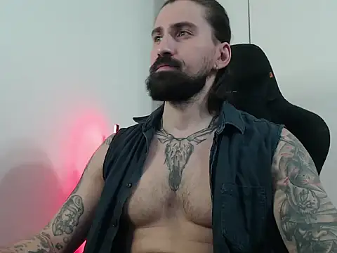 MateoHunk online show from November 2025 03:16:01 PM