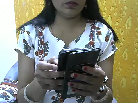 Snapshot of l_l_ish chatting on March 2025 07:45:01 AM l l ish online show from March 2025 07:45:01 AM