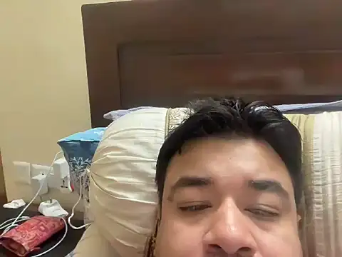 coolboy6566 online show from February 2026 07:12:01 PM