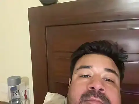 coolboy6566 online show from February 2026 07:08:01 PM