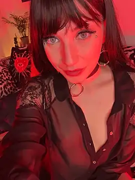 Snapshot of Sofia_Poly chatting on November 2025 11:49:02 PM Sofia Poly online show from November 2025 11:49:02 PM