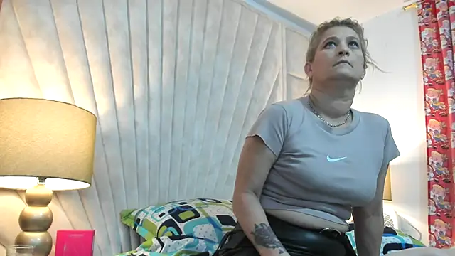 Snapshot of Jade_squirtt chatting on November 2025 10:07:01 AM Jade squirtt online show from November 2025 10:07:01 AM