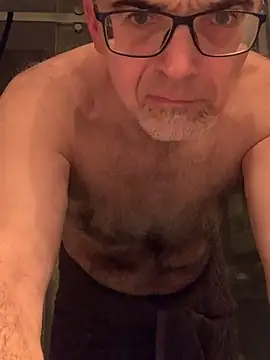 Snapshot of MaxVain chatting on December 2024 06:01:01 AM MaxVain online show from December 2024 06:01:01 AM