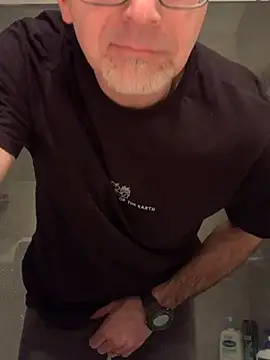 Snapshot of MaxVain chatting on January 2025 02:43:02 AM MaxVain online show from January 2025 02:43:02 AM