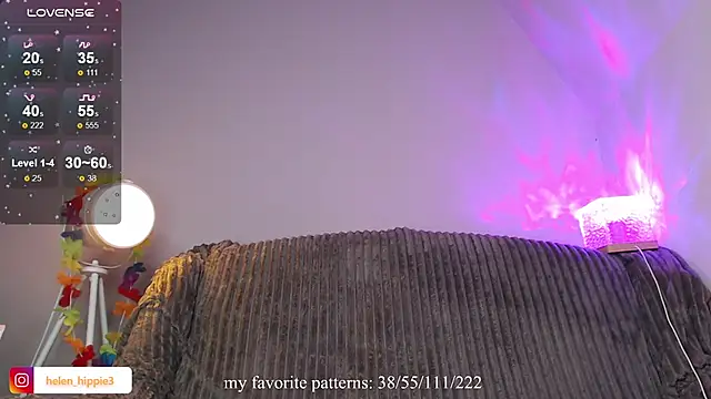 Snapshot of FoxRineHelen chatting on October 2025 04:40:01 PM FoxRineHelen online show from October 2025 04:40:01 PM