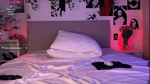 Lisa Moones online show from March 2026 03:30:01 PM