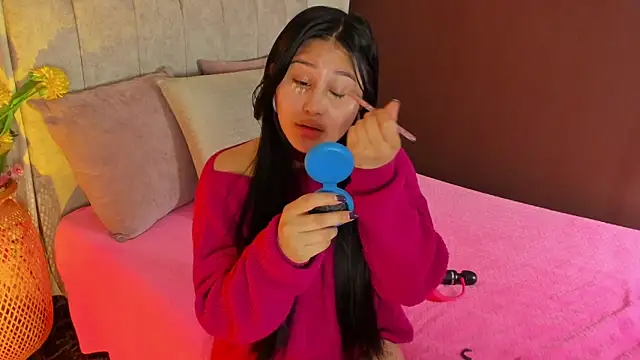 Little Ivy online show from October 2025 07:24:02 PM