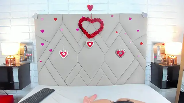 Isis Osman online show from February 2025 08:43:02 PM