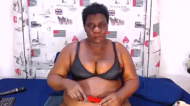 Snapshot of Honeybumsx32 chatting on December 2025 05:52:02 PM Honeybumsx32 online show from December 2025 05:52:02 PM