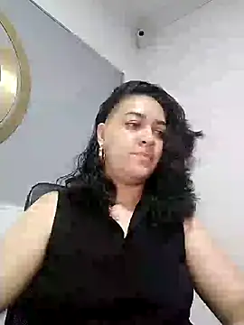 Snapshot of ely_toro_ chatting on December 2024 10:28:01 PM ely toro online show from December 2024 10:28:01 PM