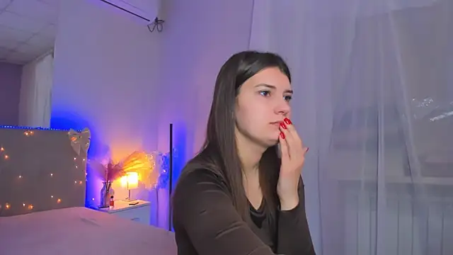 Laura Leee online show from March 2026 06:18:02 AM