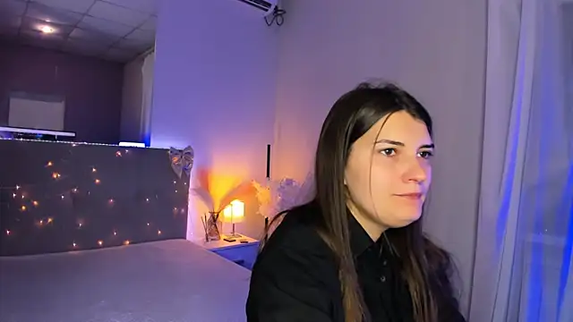 Laura Leee online show from July 2026 05:01:01 AM
