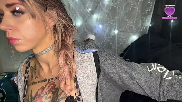 Snapshot of VeronicaRonnieTaylor chatting on November 2025 02:51:02 PM VeronicaRonnieTaylor online show from November 2025 02:51:02 PM