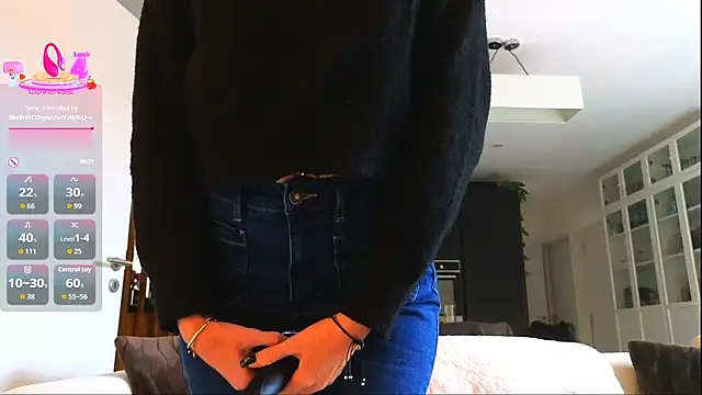 Snapshot of Luxymin34 chatting on November 2025 01:22:02 PM Luxymin34 online show from November 2025 01:22:02 PM