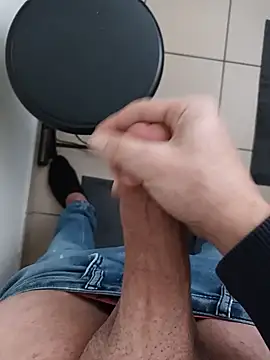 Snapshot of casper0303 chatting on December 2024 09:17:02 AM casper0303 online show from December 2024 09:17:02 AM