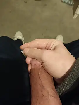 Snapshot of casper0303 chatting on January 2025 09:40:01 PM casper0303 online show from January 2025 09:40:01 PM