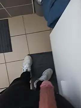 Snapshot of casper0303 chatting on February 2025 10:36:01 PM casper0303 online show from February 2025 10:36:01 PM