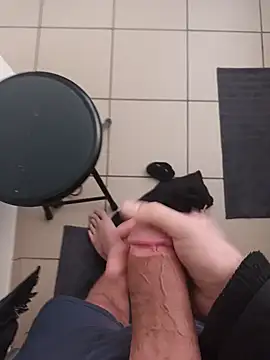 Snapshot of casper0303 chatting on March 2025 09:32:02 AM casper0303 online show from March 2025 09:32:02 AM