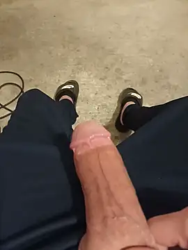 Snapshot of casper0303 chatting on March 2025 10:06:02 PM casper0303 online show from March 2025 10:06:02 PM