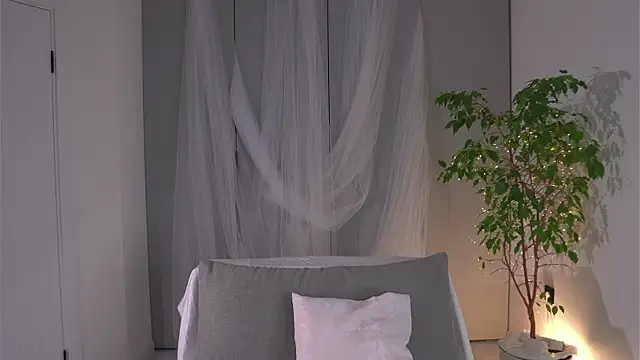 Snapshot of lorrie_love_story chatting on November 2025 07:03:02 AM lorrie love story online show from November 2025 07:03:02 AM