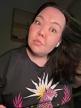 lunamas online show from April 2026 11:06:01 PM