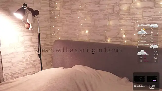 Snapshot of ___art chatting on December 2024 05:33:02 PM    art online show from December 2024 05:33:02 PM