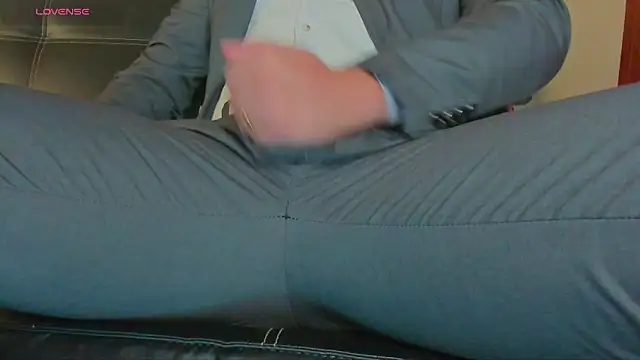 MrLonely02 online show from December 2024 11:38:02 PM