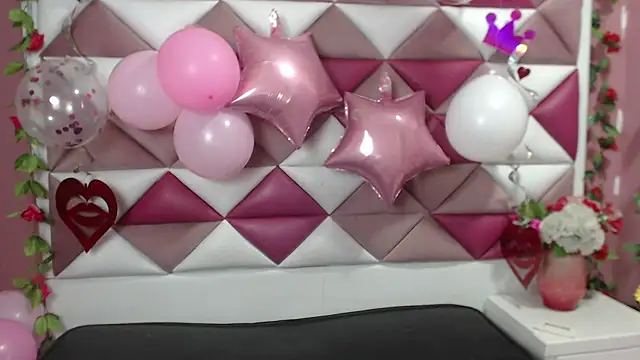 NahomiConnor  online show from January 2025 11:10:02 PM