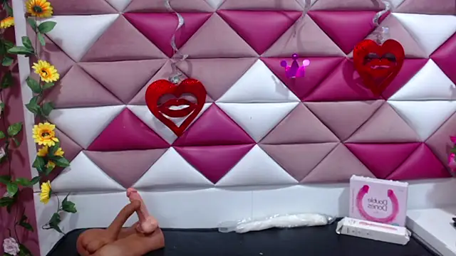 NahomiConnor  online show from March 2025 04:40:02 PM