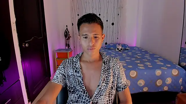 Snapshot of alessandro_wizard chatting on February 2025 10:22:02 PM alessandro wizard online show from February 2025 10:22:02 PM