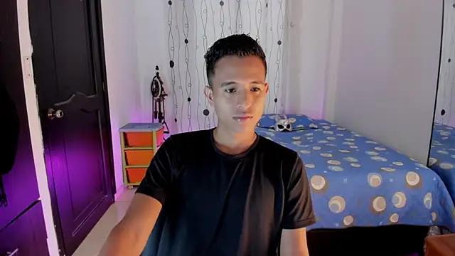 Snapshot of alessandro_wizard chatting on February 2025 07:49:01 PM alessandro wizard online show from February 2025 07:49:01 PM