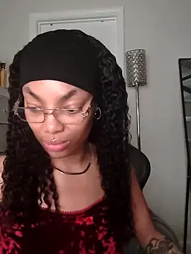 Snapshot of butterflybootyy chatting on May 2026 07:03:01 AM butterflybootyy online show from May 2026 07:03:01 AM