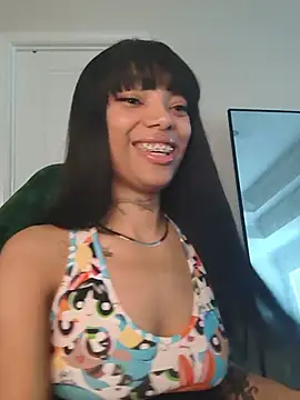 Snapshot of butterflybootyy chatting on June 2026 06:46:02 PM butterflybootyy online show from June 2026 06:46:02 PM
