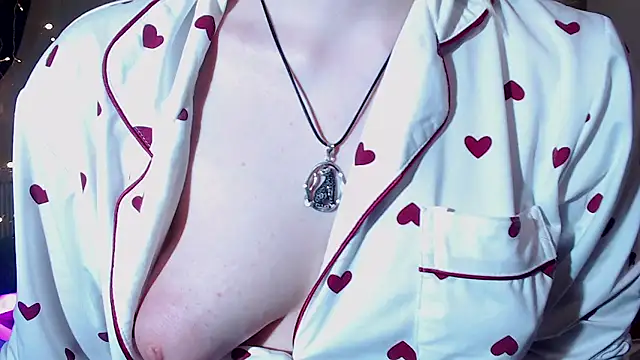 Snapshot of ErikysM chatting on December 2024 10:55:02 AM ErikysM online show from December 2024 10:55:02 AM