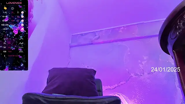 Snapshot of Dani_Sweet_Ts chatting on January 2025 05:21:01 AM Dani Sweet Ts online show from January 2025 05:21:01 AM