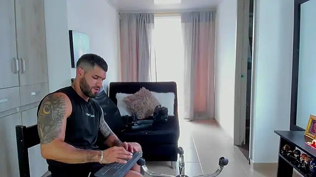 SamirHazard97 online show from December 2025 09:21:01 PM