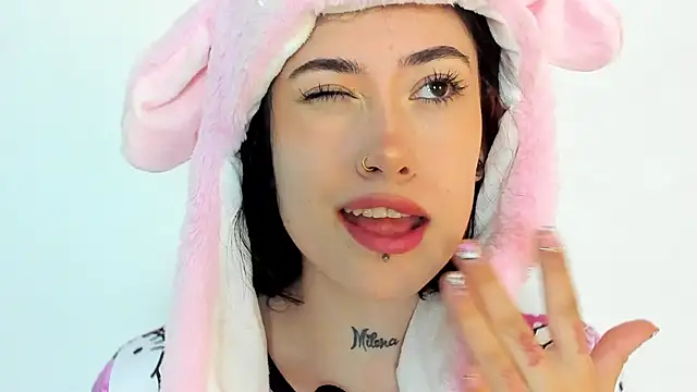 Snapshot of melody_suarez chatting on December 2024 07:14:01 PM melody suarez online show from December 2024 07:14:01 PM