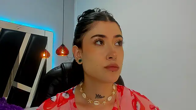 Snapshot of melody_suarez chatting on December 2024 07:33:01 PM melody suarez online show from December 2024 07:33:01 PM