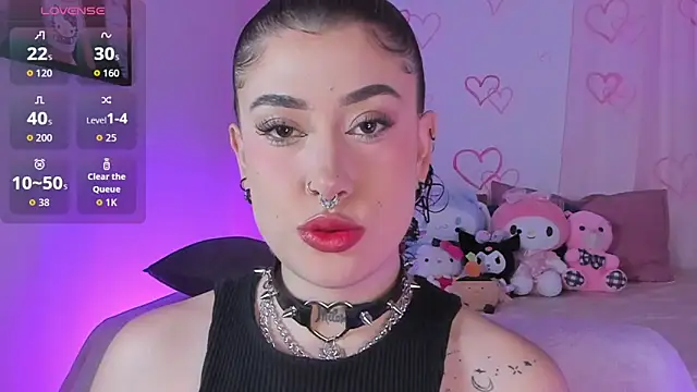 melody suarez online show from November 2025 11:15:01 PM