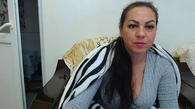 MissElla online show from November 2025 11:27:02 PM