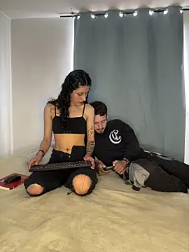 anika lowen02 online show from October 2025 06:35:02 PM