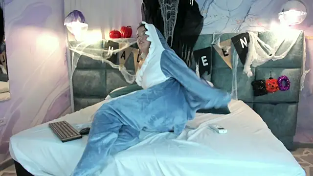 Snapshot of MelaniieRoux chatting on October 2025 07:38:02 PM MelaniieRoux online show from October 2025 07:38:02 PM