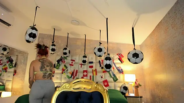 MelaniieRoux online show from July 2026 07:41:02 PM