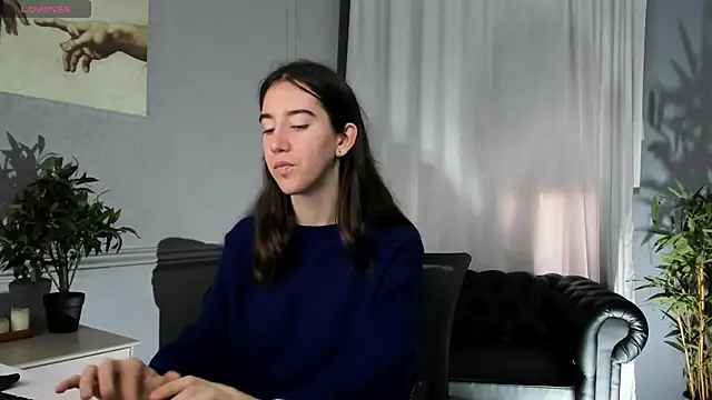 Belle Via online show from September 2025 05:50:01 AM