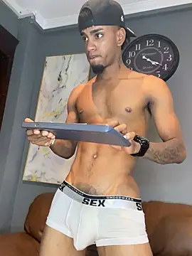 AaronCruz  online show from January 2025 07:24:01 PM