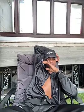 AaronCruz  online show from February 2025 07:32:02 PM