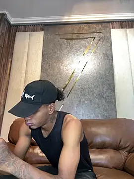 AaronCruz  online show from March 2025 07:10:01 PM