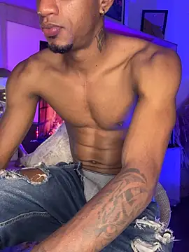 AaronCruz  online show from October 2025 05:33:02 AM