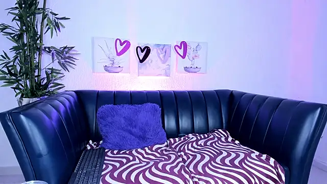 Snapshot of Harmony_Malkova chatting on February 2025 06:37:02 AM Harmony Malkova online show from February 2025 06:37:02 AM